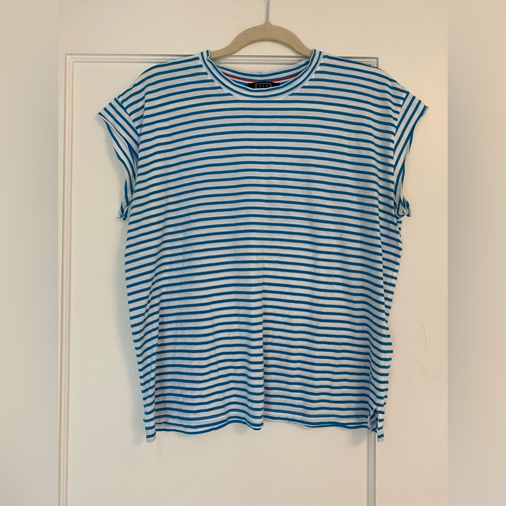 AYR T-shirt size small
